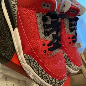 Jordan Retro 3Boys'•Fire Red/Cement Grey/Black.